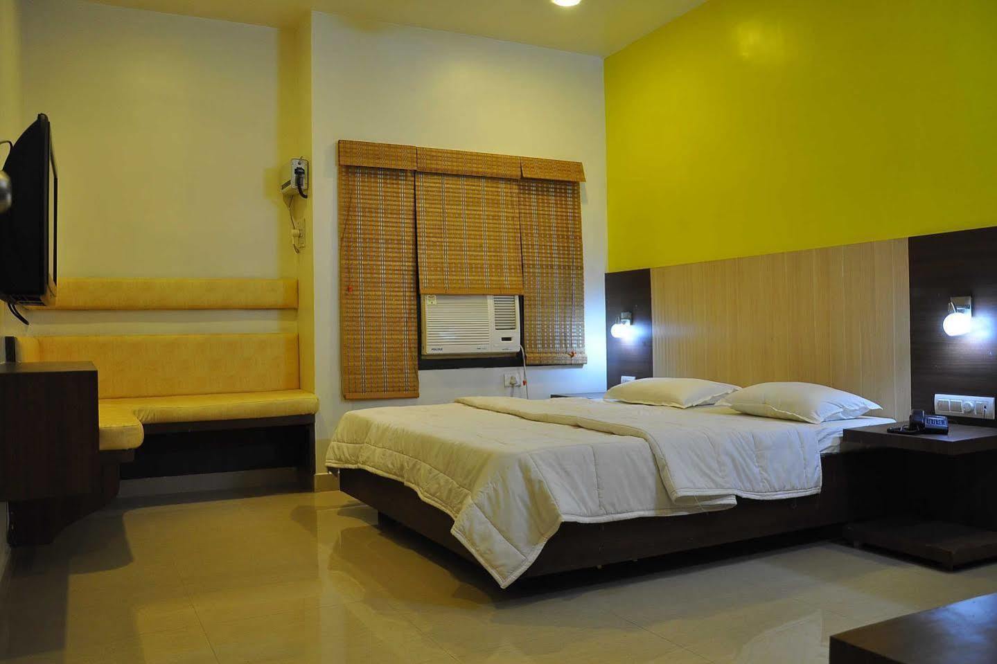 Sivamurugan Hotell Kumbakonam Eksteriør bilde